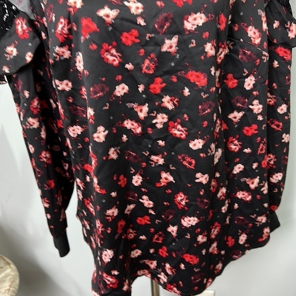 Lane Bryant floral top - Picture 3 of 8